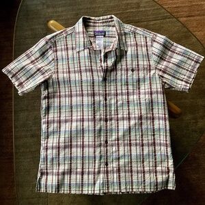 Patagonia men’s plaid short sleeve shirt (size large)